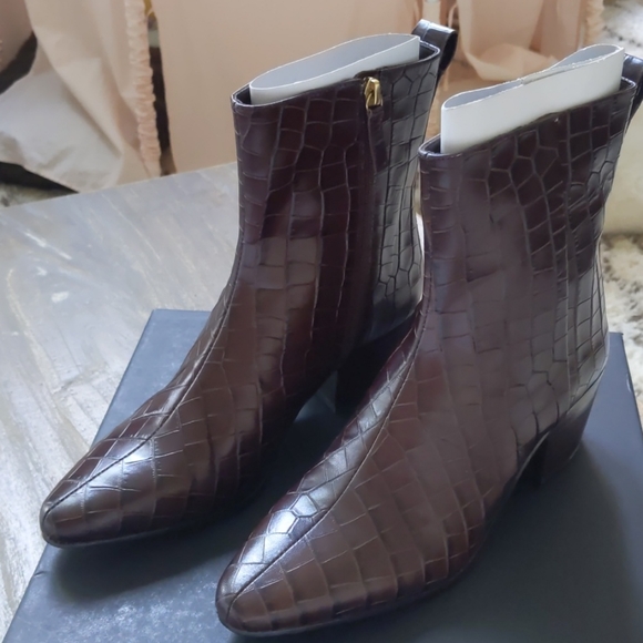 J. Crew Shoes - 8.5 NIB J.Crew Croc embossed leather western boots